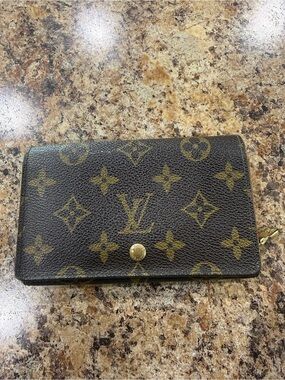 Louis Vuitton Monogram Tresor Wallet